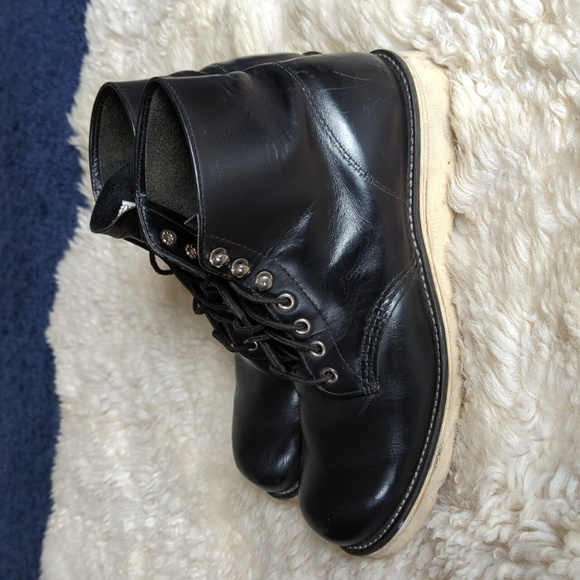 Red Wing 8165 Round Toe Heritage Boots - Picture 2 of 16